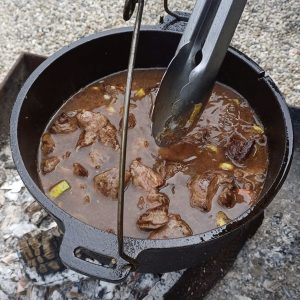 Hertenstoof met rode wijn en chocolade
