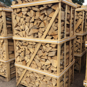 Ovengedroogd hout 1,8 m3 gestapeld